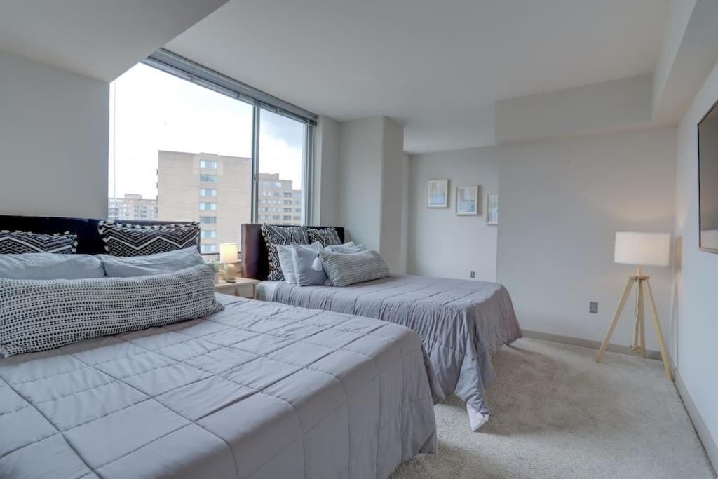 Wonderful 2Br Apartment At Crystal City Арлингтон Экстерьер фото